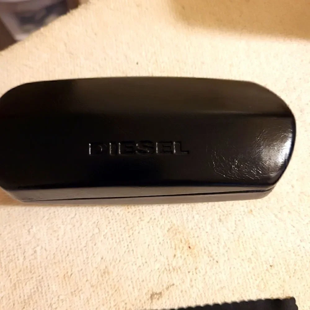 Diesel Black Leather Clam Shell Eye Glass/Sunglass Case 